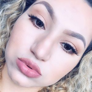 Meet your Posher, Eva